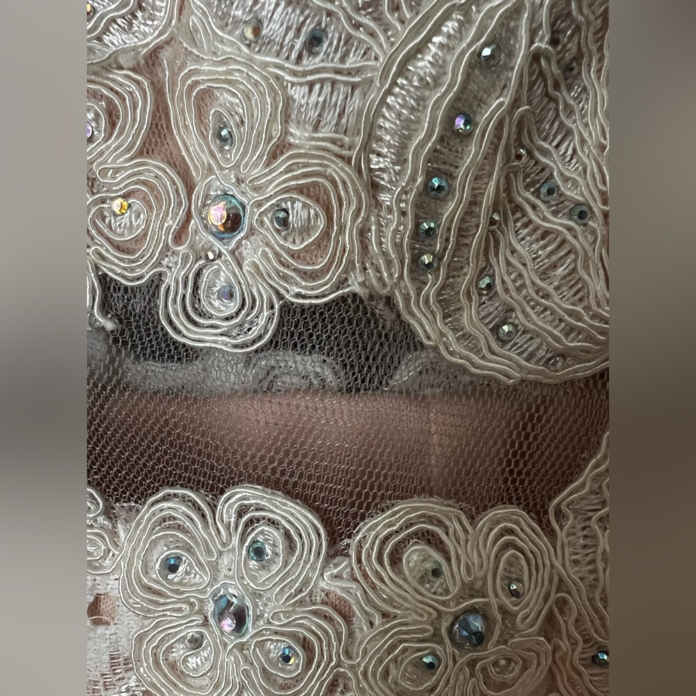 Dress - Picture 3 of 4